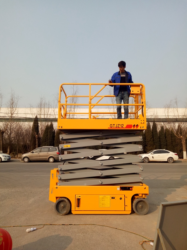 如何正確的購(gòu)買液壓升降機(jī)?